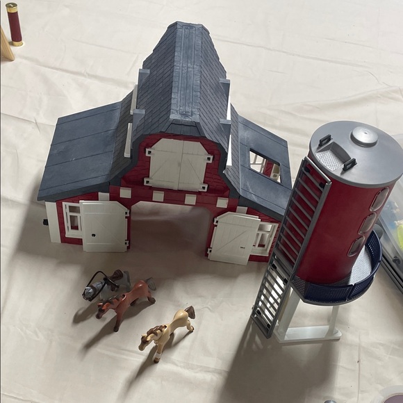 Playmobil barn and silo